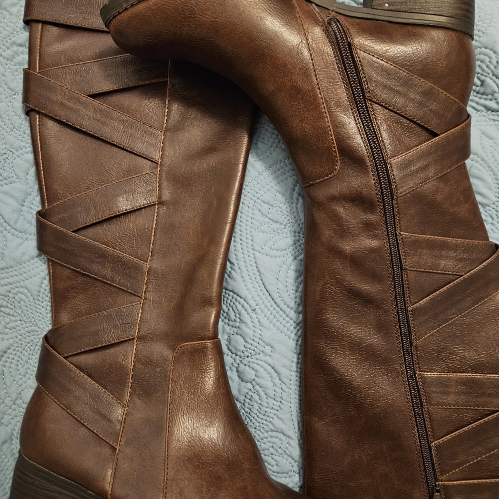 Women's Knee High Boots,  Brown color, Maynard brand, man made materials 9 1/2 M